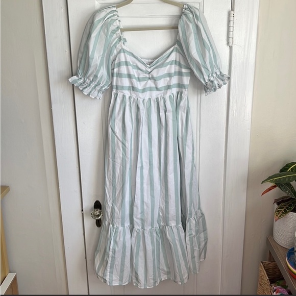Abercrombie & Fitch puff sleeve midi dress in green and white stripe, Size M - Picture 2 of 4